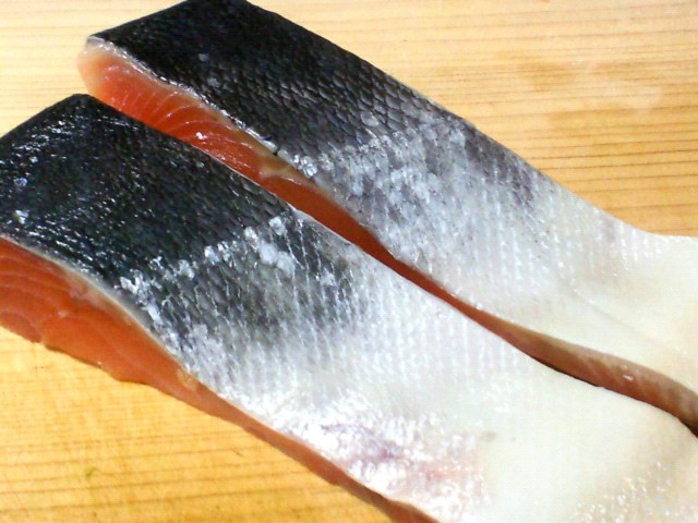 塩鮭の皮